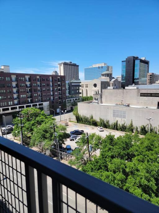 Sodo City Gem: Rooftop Skyline Pool Parking Wi-Fi ヒューストン エクステリア 写真